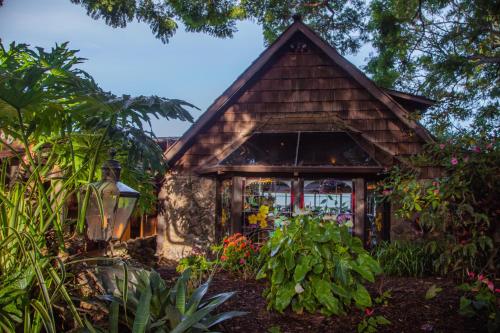 Kula Lodge