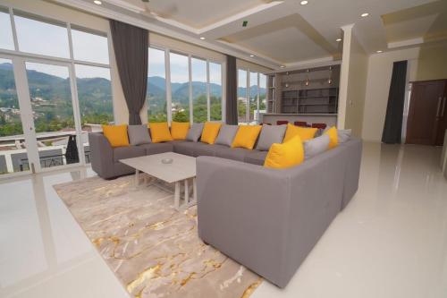 Marseillia Hills – Bogor, PA