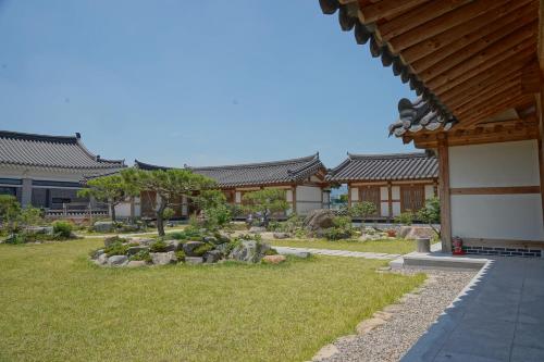 Hanok 1st Street Gyeongju-si