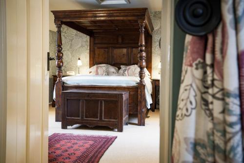 The Bear Of Rodborough Hotel - image 9