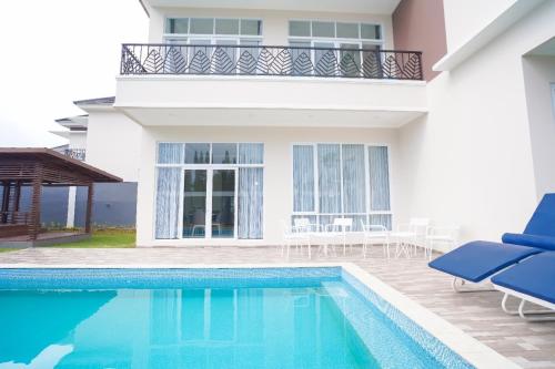 Marseillia Hills – Bogor, PA