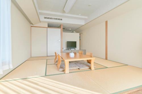 Japanese-Style Room