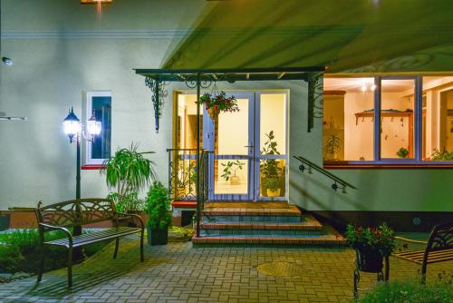 Double Room with Private External Bathroom image 5