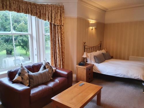 Strathmore Guest House - image 2