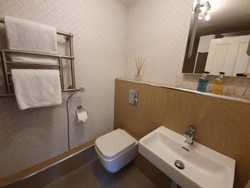 Strathmore Guest House - main image