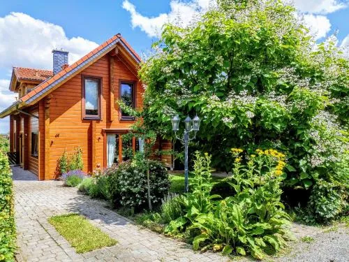 Gemütliches Blockhaus am Wald mit großem Garten in Waltershausen, Deutschland