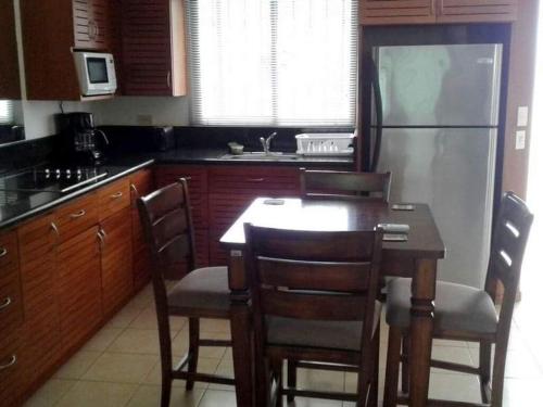 Los Torres Studio No 34