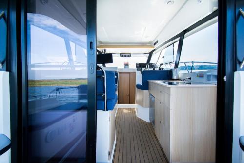 Jacht motorowy Balt Tytan 918 - 2 kabinowy plus SAUNA