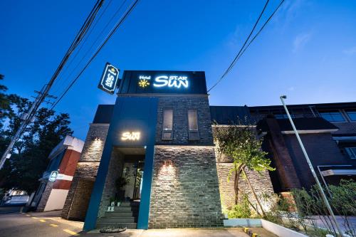 Suwon Sunstar Hotel - Suwon