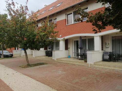 Bejárat, Semiramis Apartman in Cserkeszőlő
