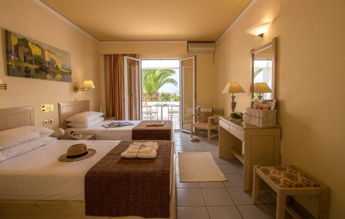 Dedalos Hotel - image 2