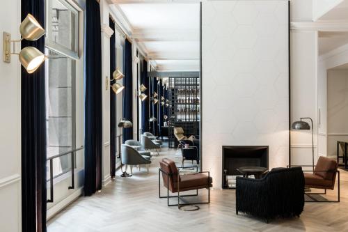 271506256 Kimpton Gray Hotel Chicago by IHG