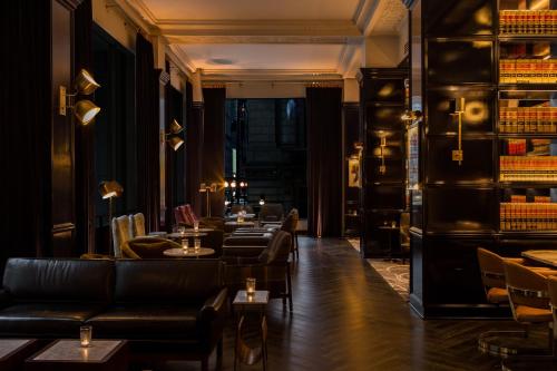 271506275 Kimpton Gray Hotel Chicago by IHG