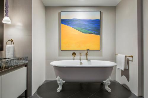 271506296 Kimpton Gray Hotel Chicago by IHG
