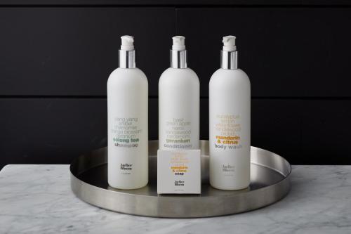 Kimpton Gray Hotel Chicago by IHG