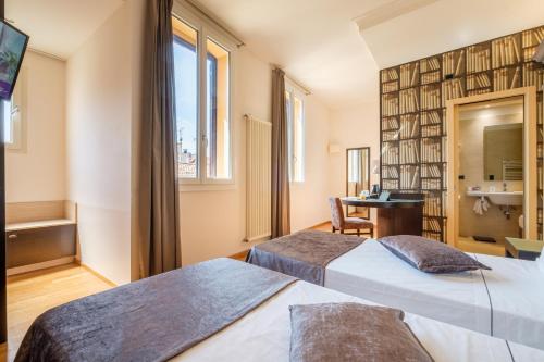 Hotel Touring - image 14