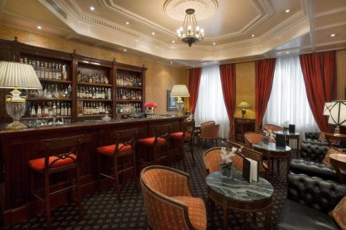 Pub/Lounge, Grand Hotel Sitea near Szent Lorenzo Templom