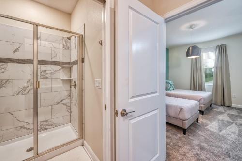 NEW!!! Amazing 6 bedroom home near Disney parks with game room - main image