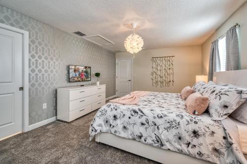 Spacious home near Disney with private pool and game room