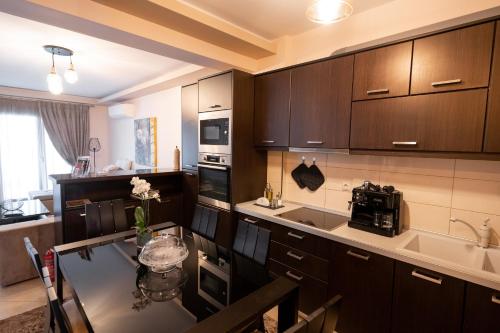 Meteora 360 Apartment by Meteora Residencies 5