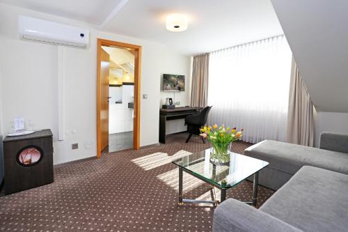 Hotel am Festspielhaus Bayerischer Hof - Superior - image 4