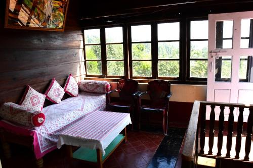 Balekhan Homestay - Heritage & Mountain View