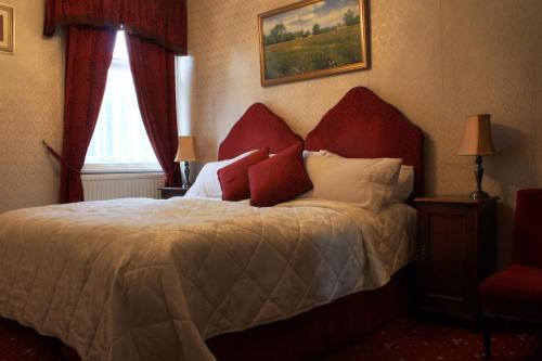 The Sycamore Guest House - image 4
