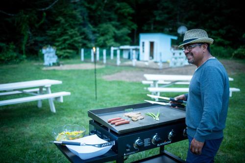 Arcady Mountain Motor Lodge image 37