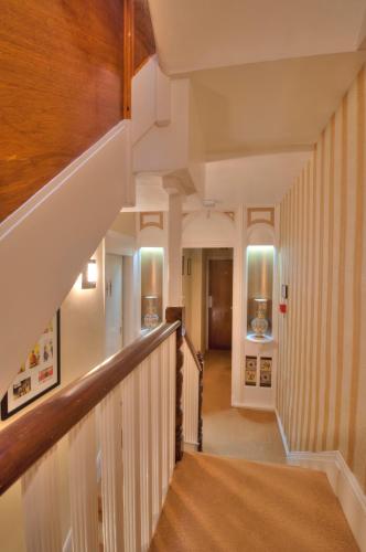 Avron House - main image