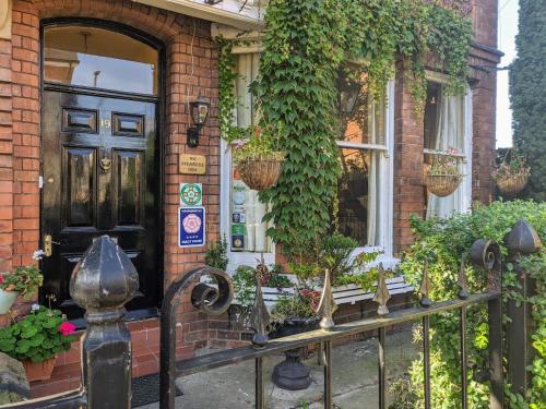 The Sycamore Guest House - image 3