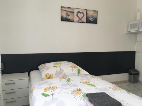 1 twin bed