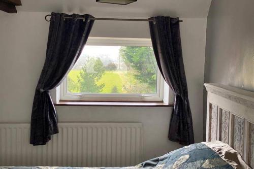 Charming apartment with hot tub , Viewly Hill Farm