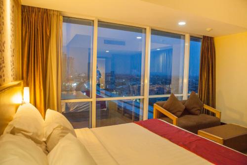 room detail thumbnail 2