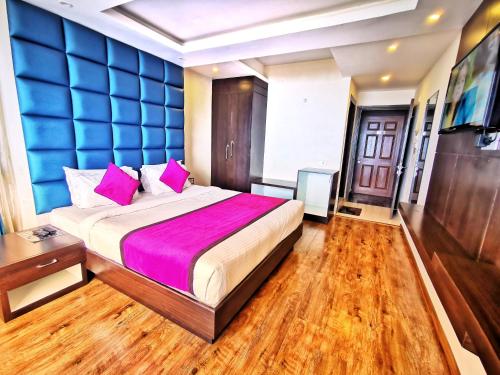Hotel pink mountain
