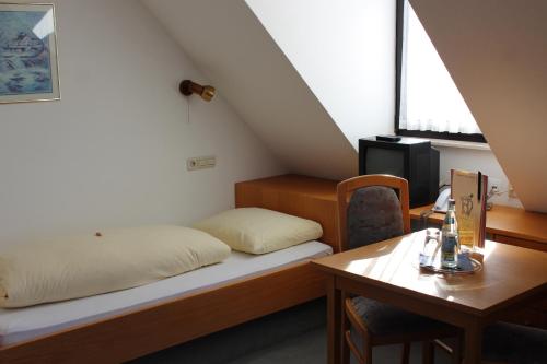 1 twin bed
