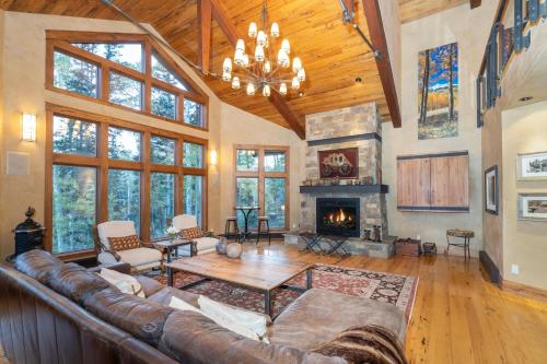 ALPENGLOW by Exceptional Stays - main image