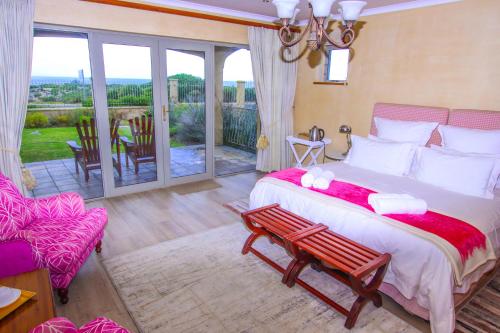 1 queen bed, 1 twin bed
