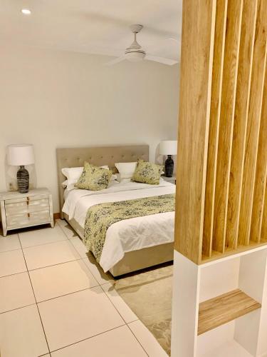 Latitude Luxury Duplex - Tap to explore photos