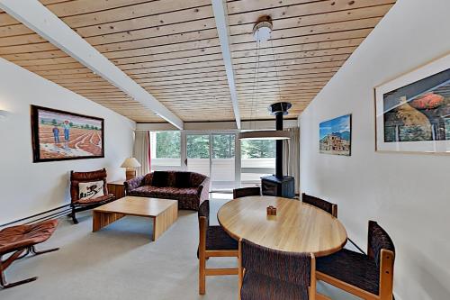 Sierra Del Sol - River-View Ski-In Ski-Out Gem condo - main image