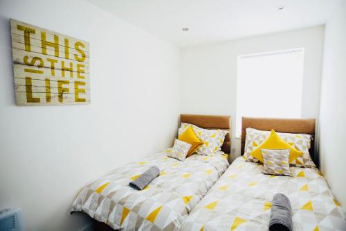 1 2 Bedroom Shield House Apartments Sheffield Centre