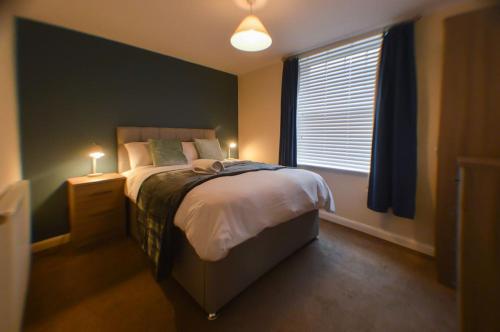 #Barroon Castle Apartments by DerBnB, Traditional 1 & 2 Bedroom Apartments, Free Parking & Wi-Fi, Near East Midlands Airport & Donington Park Circuit