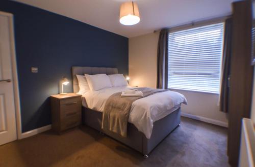 #Barroon Castle Apartments by DerBnB, Traditional 1 & 2 Bedroom Apartments, Free Parking & Wi-Fi, Near East Midlands Airport & Donington Park Circuit