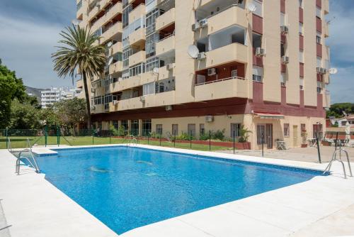 Fabulous sunny second floor apartment - Edificio Europark - overlooking gardens and pools.