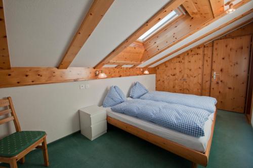 One-Bedroom Apartment Attic with Matterhorn View image 10
