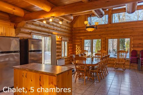 virtuve, Chalets et Spa Lac Saint-Jean in Šambora (QC)