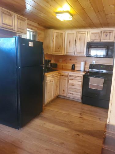 The Genoa - An Amish Built Deluxe Cabin in Genoa, USA