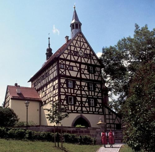 Turmstüble im Torhaus von 1545 - Apartment - Burgbernheim