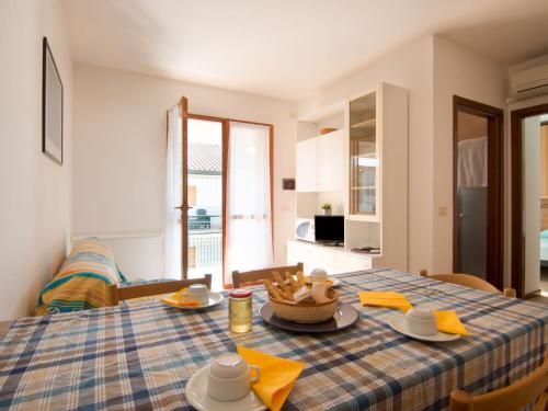 Cosy Holiday Home in Rosolina near Sea Beach - image 8