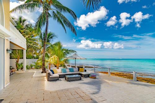 Caprice 14 - Oceanfront Villa - Gated Community with Pool, Nassau (photo 6)