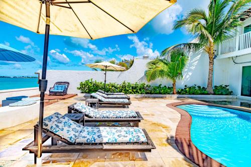 Caprice 14 - Oceanfront Villa - Gated Community with Pool, Nassau (photo 5)